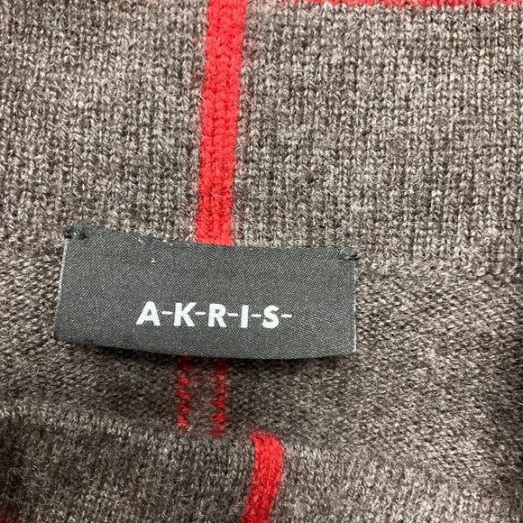 AKRIS BROWN / RED PLAID CASHMERE KNIT SWEATER - Picture 4 of 6